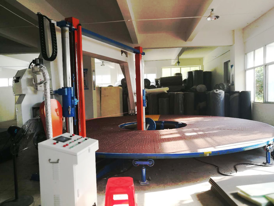 TWCHC-70 海綿圓盤平切機(jī).jpg TWCHC-70 海綿圓盤平切機(jī).jpg